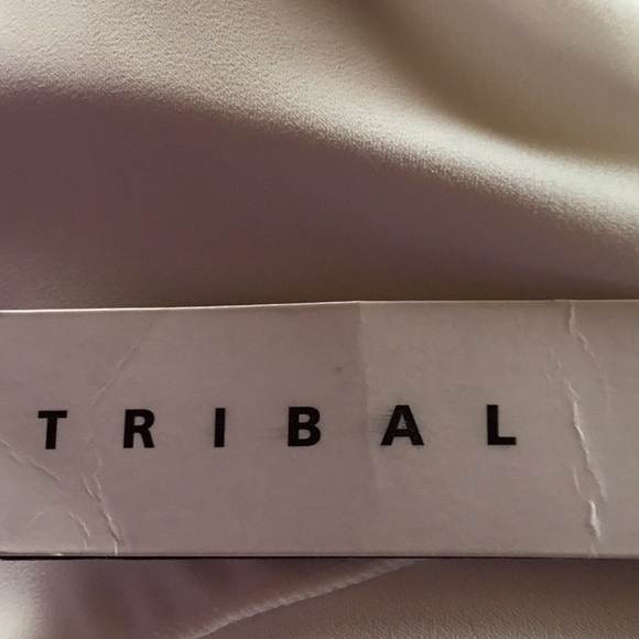 NWT Tribal Ruffle Front Top - Picture 5 of 6